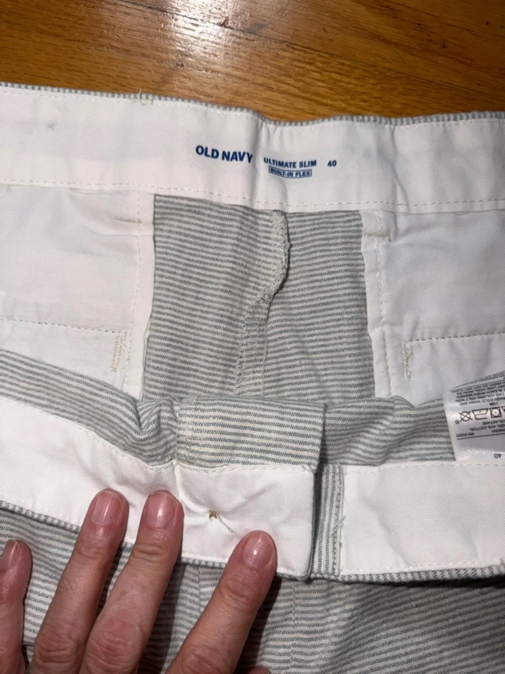 Old Navy Men's Light Gray Seersucker Flat-Front Shorts